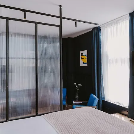 Supernova Hotel